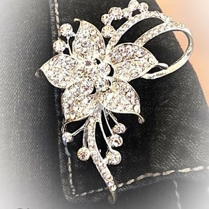 Crystal Rhinestone Flower Bouquet Brooch Silver